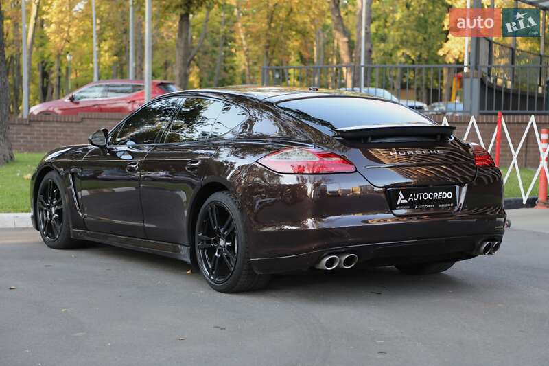 Фастбэк Porsche Panamera 2011 в Харькове