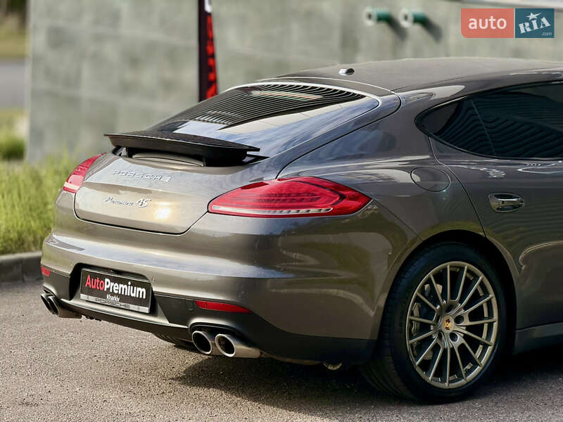 Фастбэк Porsche Panamera 2014 в Харькове