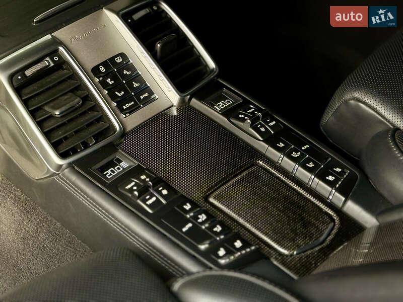 Фастбэк Porsche Panamera 2014 в Харькове