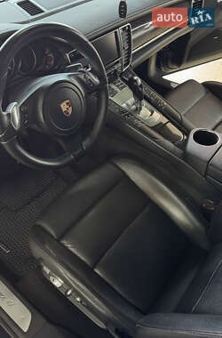 Фастбэк Porsche Panamera 2011 в 