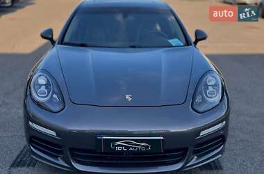 Фастбэк Porsche Panamera 2013 в 