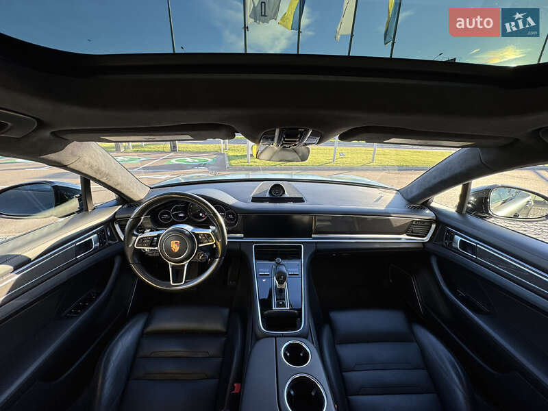 Фастбек Porsche Panamera 2017 в Києві фото 69 Фастбек Porsche Panamera 2017 в Києві