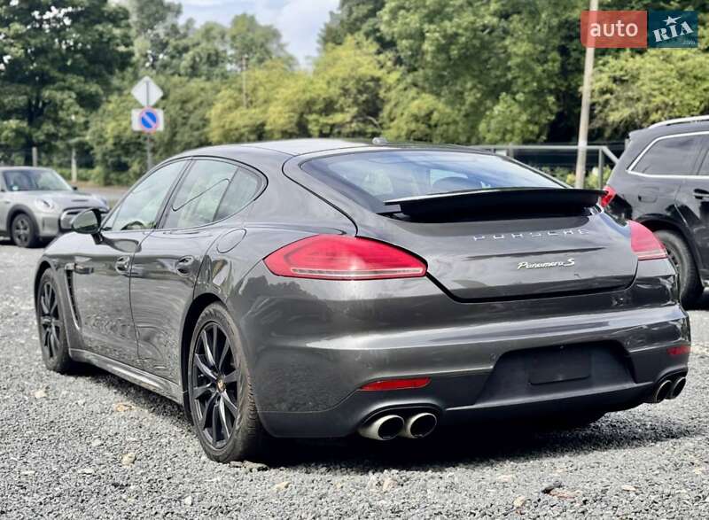 Фастбэк Porsche Panamera 2014 в Киеве фото 6 Фастбэк Porsche Panamera 2014 в Киеве