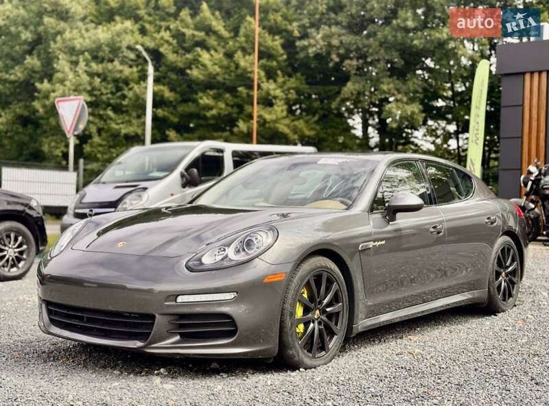 Фастбэк Porsche Panamera 2014 в Киеве фото 3 Фастбэк Porsche Panamera 2014 в Киеве