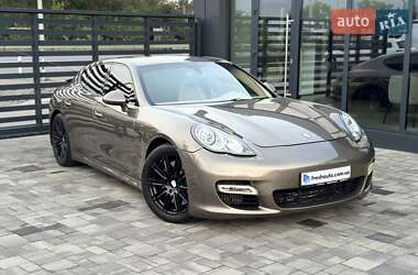 Фастбэк Porsche Panamera 2011 в Ровно