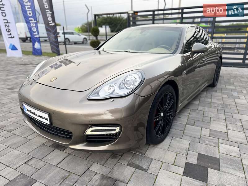 Фастбэк Porsche Panamera 2011 в Ровно