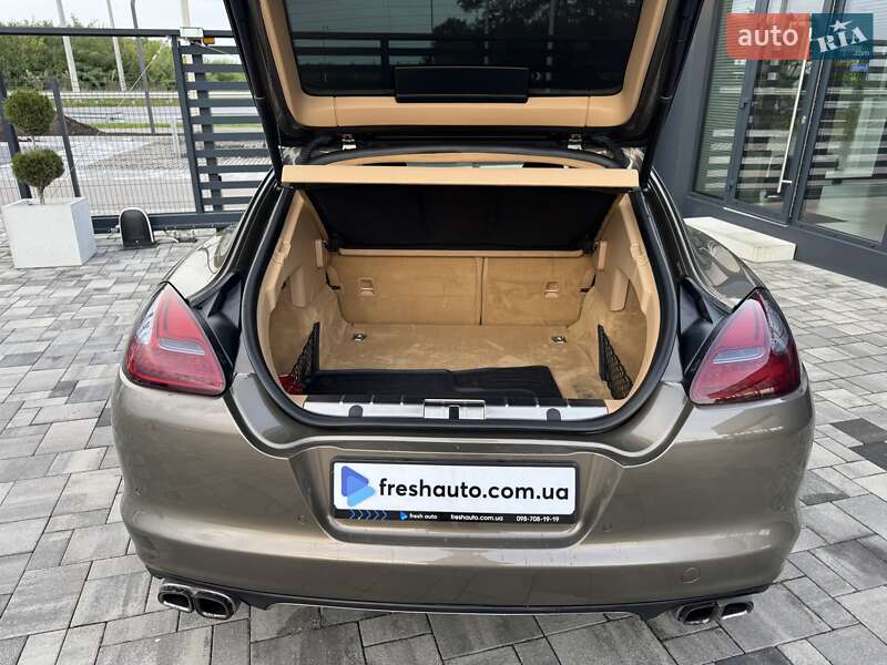 Фастбэк Porsche Panamera 2011 в Ровно