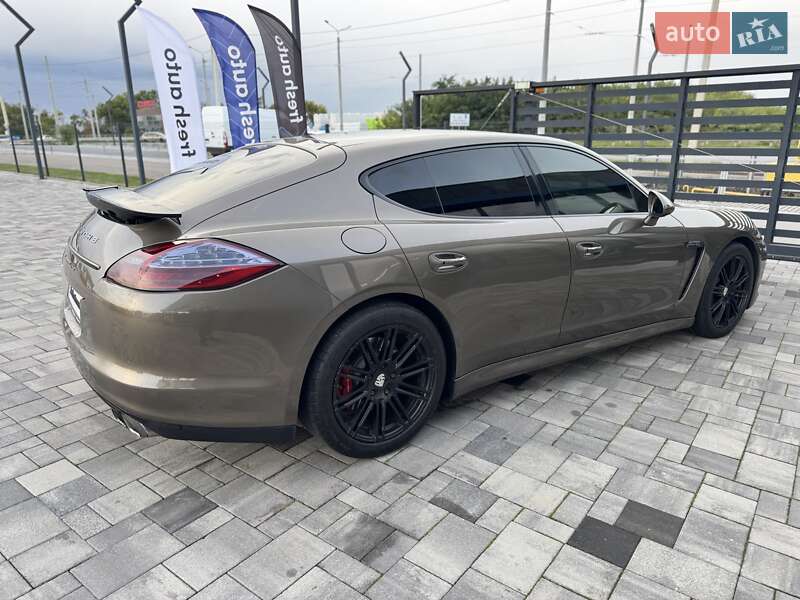 Фастбэк Porsche Panamera 2011 в Ровно
