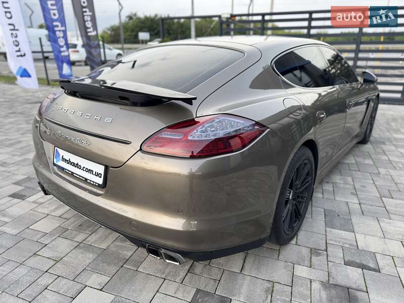 Фастбэк Porsche Panamera 2011 в Ровно