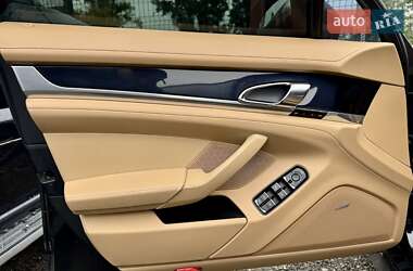 Фастбэк Porsche Panamera 2012 в 