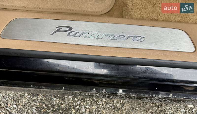Фастбэк Porsche Panamera 2012 в Киеве