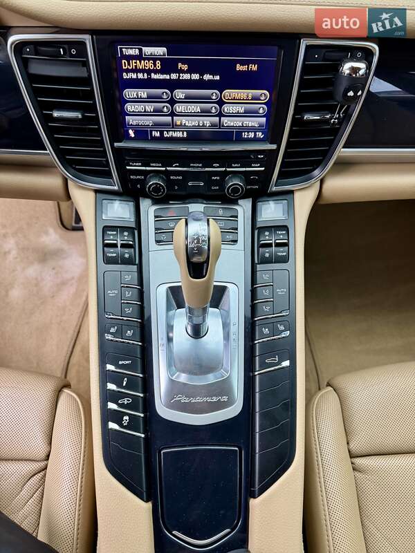 Фастбэк Porsche Panamera 2012 в Киеве