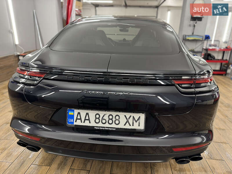 Фастбэк Porsche Panamera 2019 в Львове