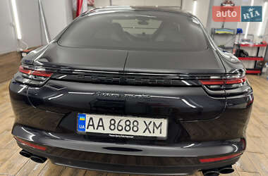Фастбэк Porsche Panamera 2019 в 