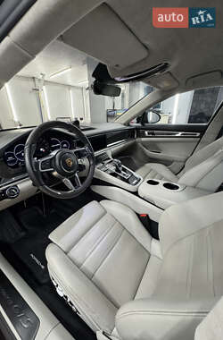 Фастбэк Porsche Panamera 2019 в 