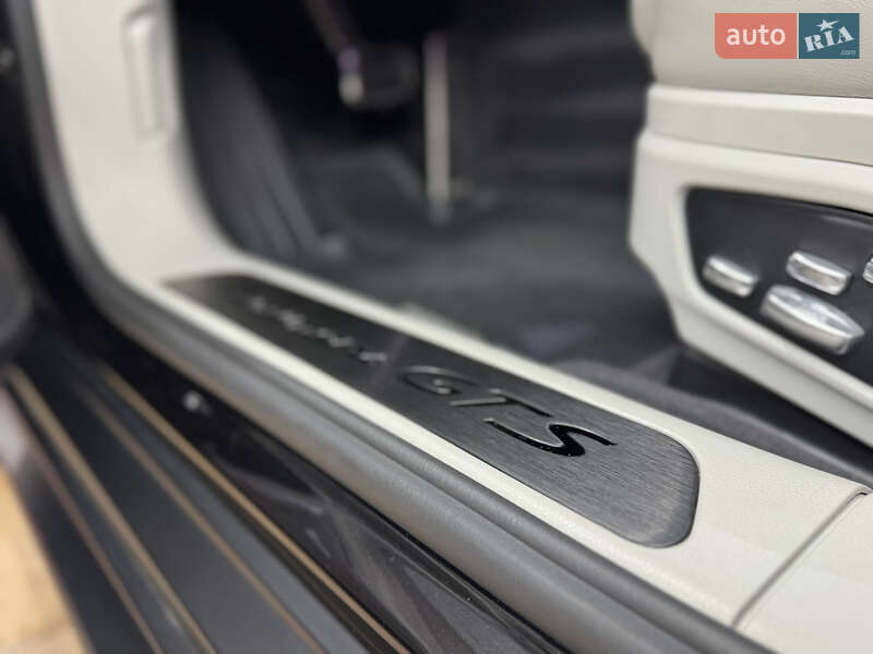 Фастбэк Porsche Panamera 2019 в Львове