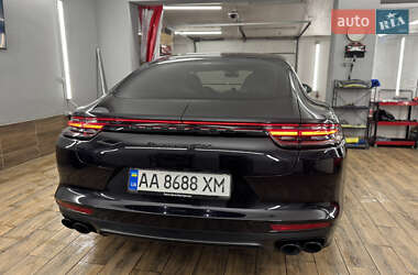 Фастбэк Porsche Panamera 2019 в 