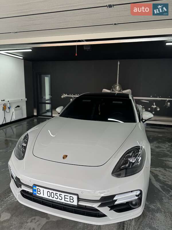 Фастбэк Porsche Panamera 2021 в Полтаве