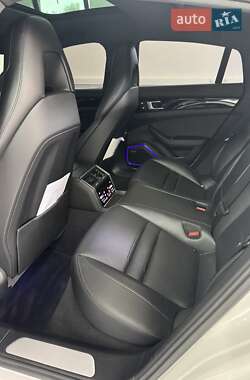 Фастбэк Porsche Panamera 2021 в 