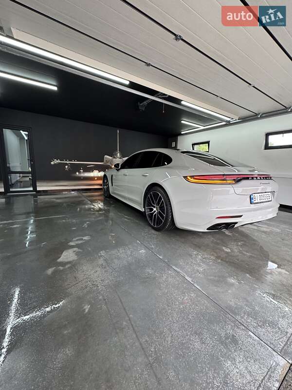 Фастбэк Porsche Panamera 2021 в Полтаве