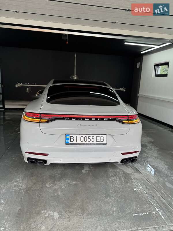 Фастбэк Porsche Panamera 2021 в Полтаве