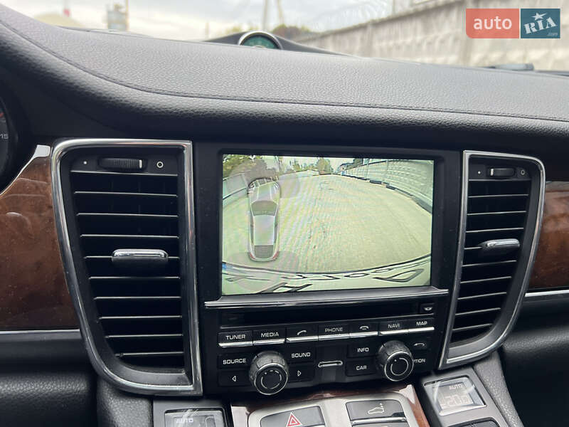 Фастбэк Porsche Panamera 2013 в Киеве