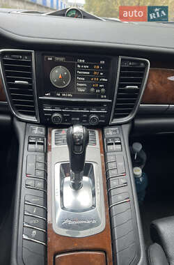 Фастбэк Porsche Panamera 2013 в Киеве