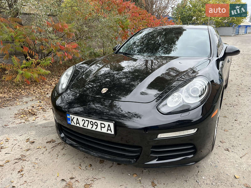 Фастбэк Porsche Panamera 2013 в Киеве