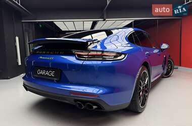 Фастбэк Porsche Panamera 2018 в 