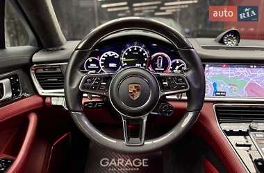 Фастбэк Porsche Panamera 2018 в 