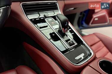 Фастбэк Porsche Panamera 2018 в 