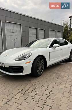 Фастбэк Porsche Panamera 2023 в 