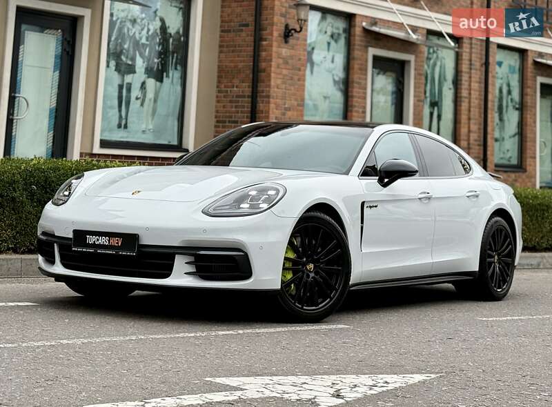 Фастбэк Porsche Panamera 2017 в Киеве фото 5 Фастбэк Porsche Panamera 2017 в Киеве