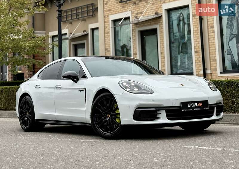 Фастбэк Porsche Panamera 2017 в Киеве фото 28 Фастбэк Porsche Panamera 2017 в Киеве