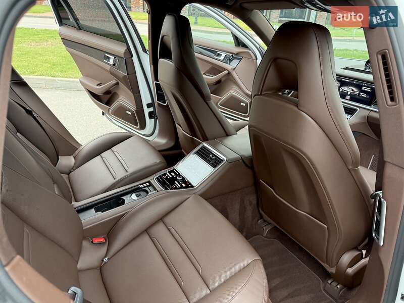 Фастбэк Porsche Panamera 2017 в Киеве фото 50 Фастбэк Porsche Panamera 2017 в Киеве
