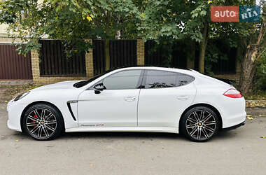 Фастбэк Porsche Panamera 2012 в 