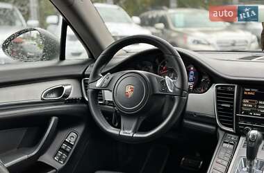 Фастбэк Porsche Panamera 2013 в 