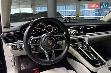 Фастбэк Porsche Panamera 2017 в 