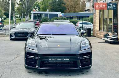 Фастбэк Porsche Panamera 2024 в 
