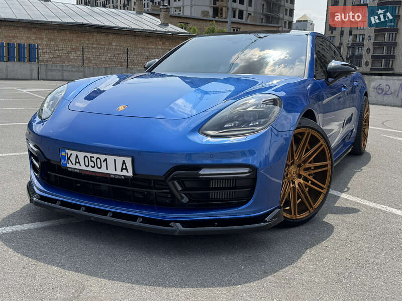 Фастбэк Porsche Panamera 2016 в Киеве