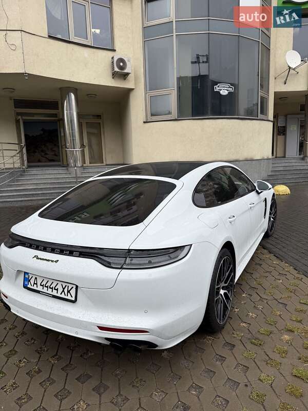 Фастбек Porsche Panamera 2023 в Києві