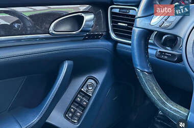 Фастбэк Porsche Panamera 2012 в 