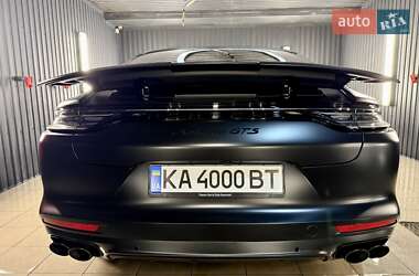 Фастбэк Porsche Panamera 2023 в 