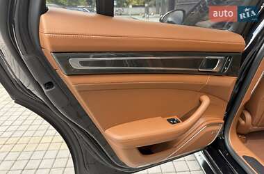 Фастбэк Porsche Panamera 2023 в 