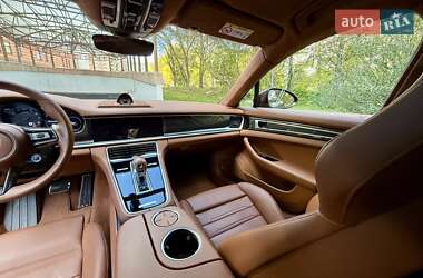 Фастбэк Porsche Panamera 2023 в 