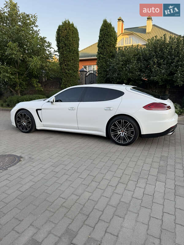 Фастбэк Porsche Panamera 2015 в Киеве фото 11 Фастбэк Porsche Panamera 2015 в Киеве