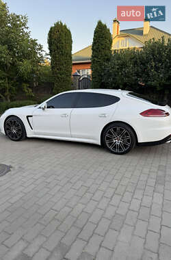 Фастбек Porsche Panamera 2015 в  фото 11 Фастбек Porsche Panamera 2015 в