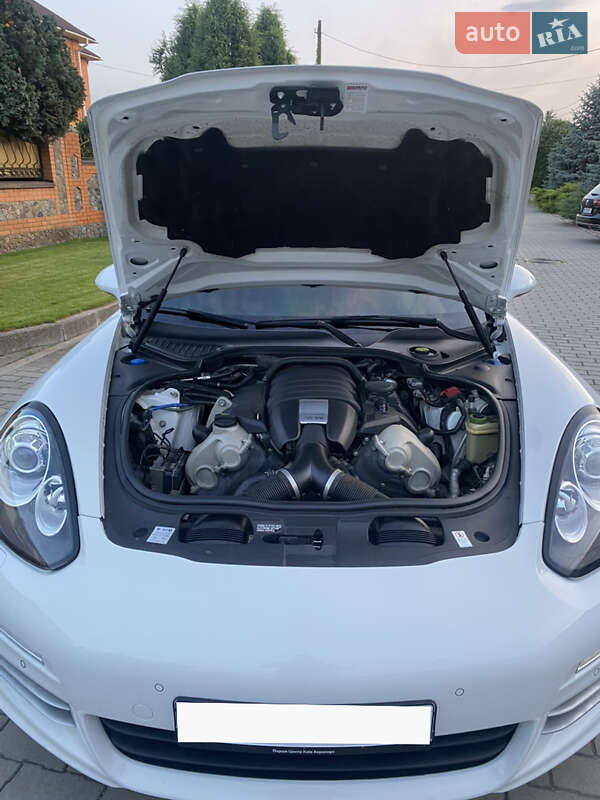 Фастбэк Porsche Panamera 2015 в Киеве фото 14 Фастбэк Porsche Panamera 2015 в Киеве