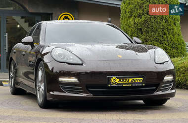 Фастбэк Porsche Panamera 2013 в 