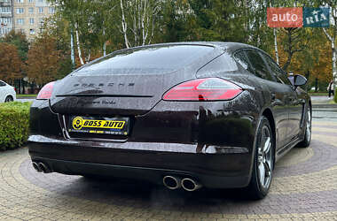 Фастбэк Porsche Panamera 2013 в 